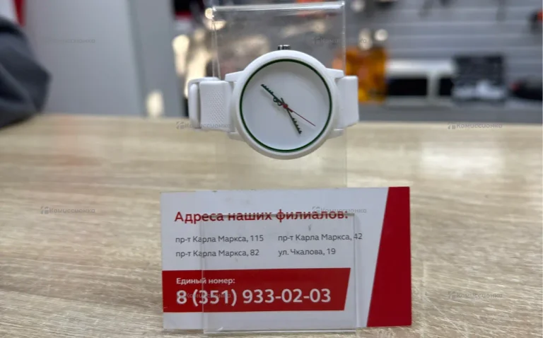 Часы  Lacoste