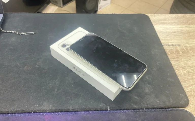 Apple IPhone 11 64Gb
