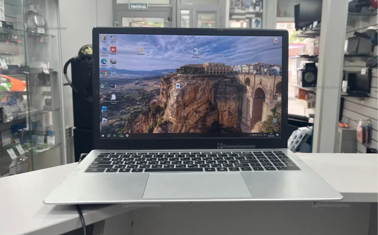 Ноутбук  Desktop-7qd30tt