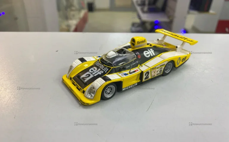 Машинка Alpine renault a442