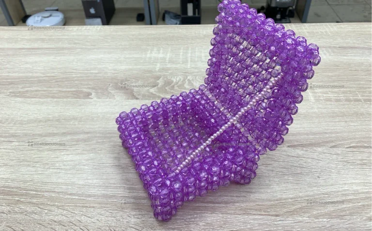 Шкатулка из бусин фиолетовая