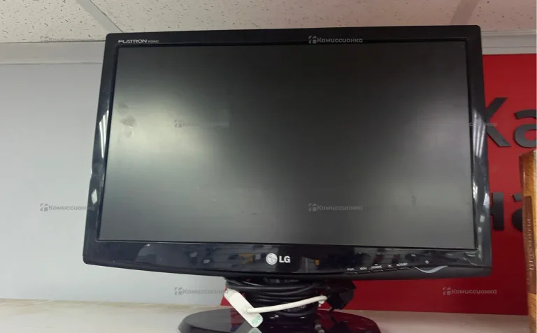 Монитор LG w204