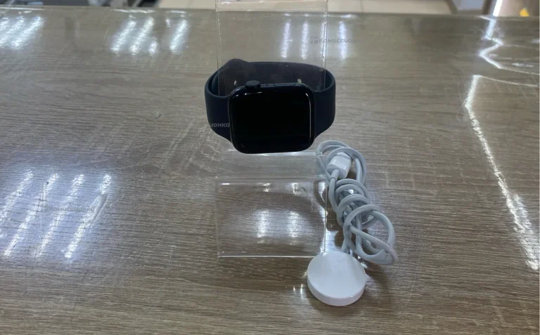 Смарт часы Apple Watch SE 2023 44mm