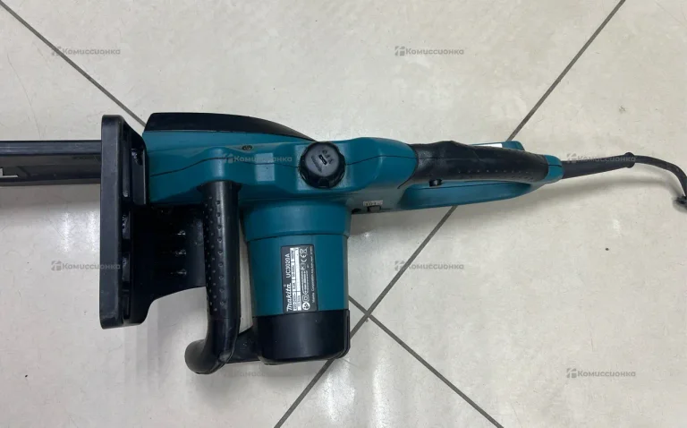 Цепная пила Makita UC3020A