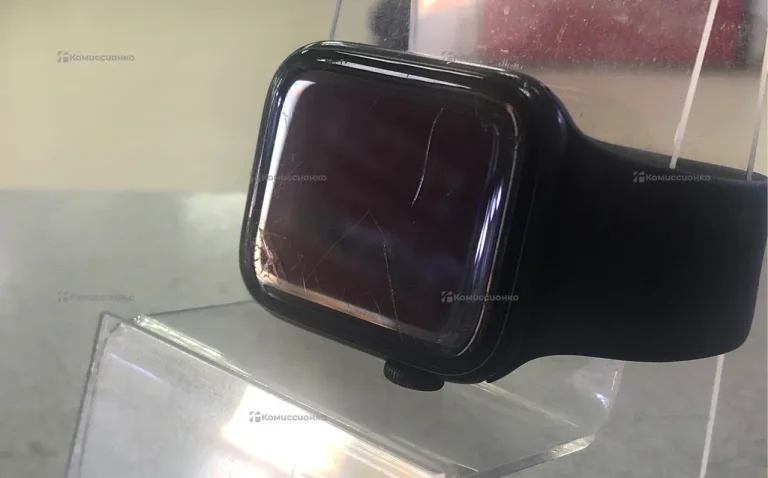 Часы  Apple Watch SE 44 mm