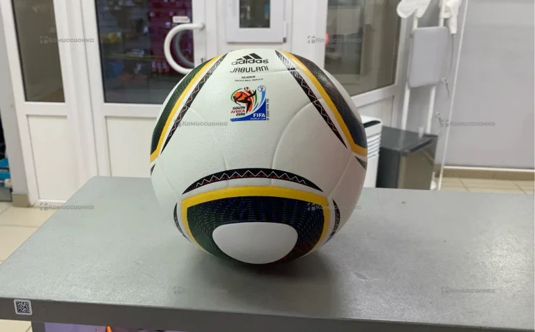 Футбольный мяч Adidas Jabulani