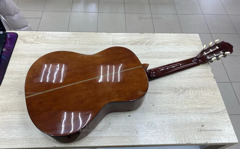 Гитара HOHNER HC06