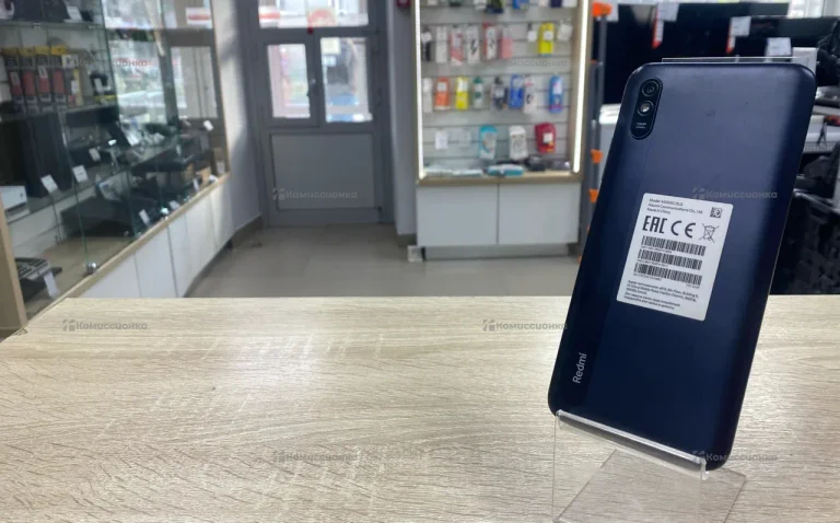 Infinix Hot 10 Play 2/32 ГБ
