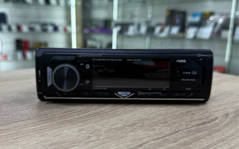 Автомагнитола Aura AMH-301BT