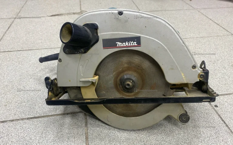 Циркулярная пила Makita 5704R