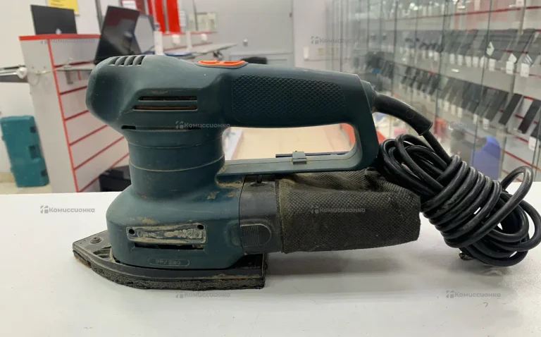 Шлифовальная машинка Black&Decker KA220