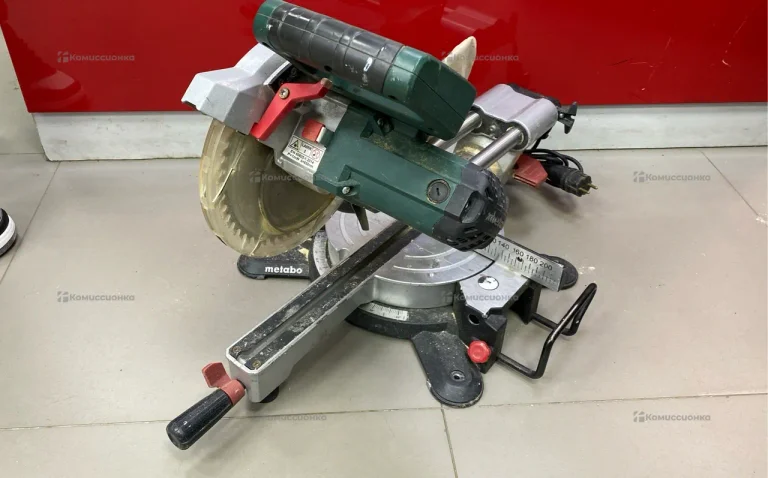 Торцовочная пила metabo KGS 216