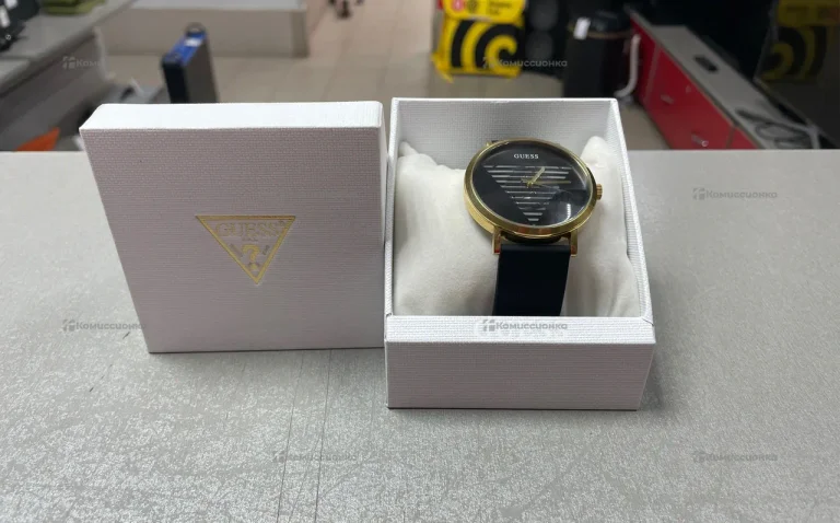 Часы  guess