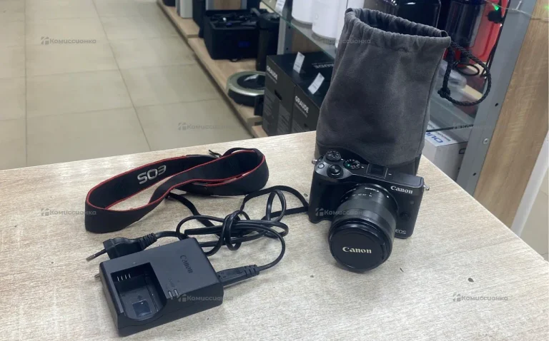 Фотоаппарат  Canon M6