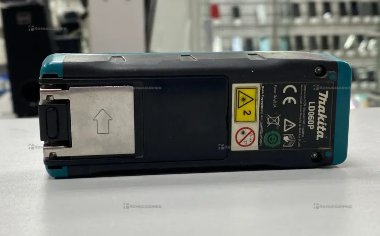 Лазерный дальномер Makita LD060P