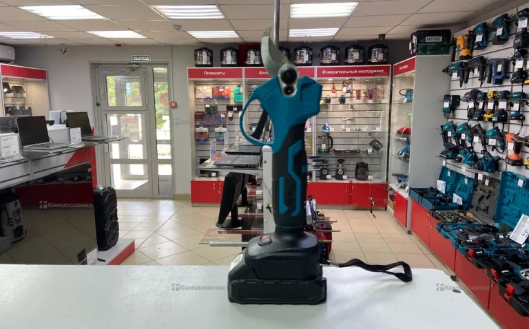 Секатор Makita акб