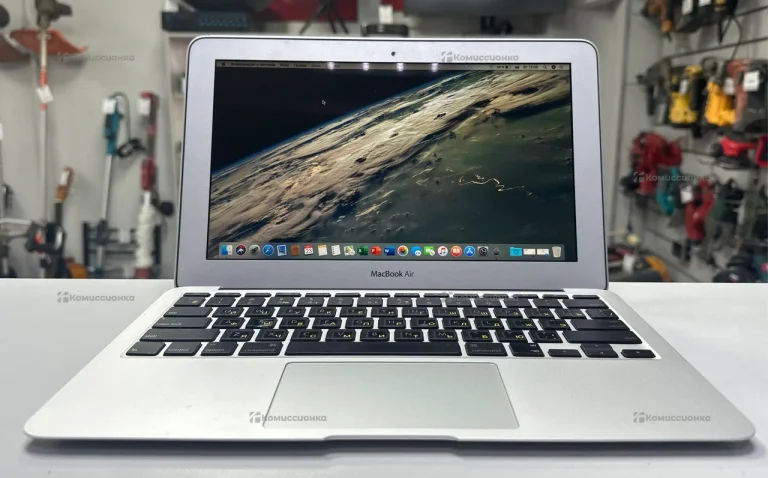Ноутбук  MacBook Air 11 2010