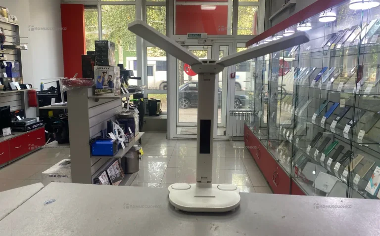 Настольная LED лампа