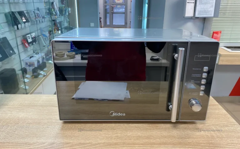 Микроволновая печь  Midea AM820CMF