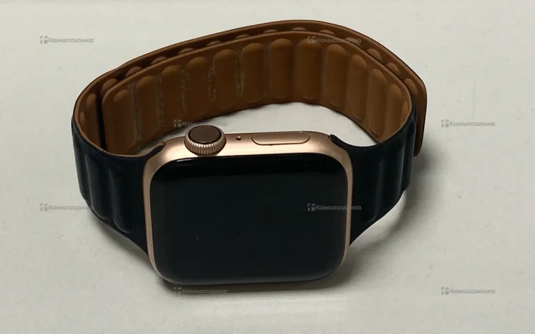 Часы  Apple Watch 4 (40mm)
