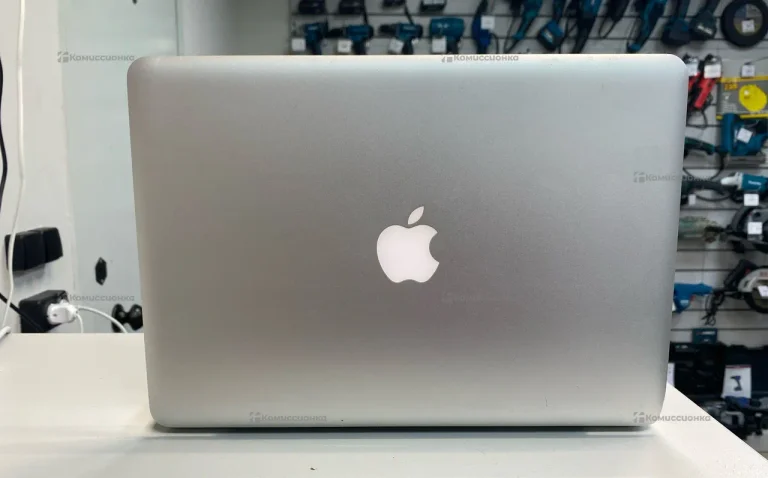Ноутбук  MacBook 2008