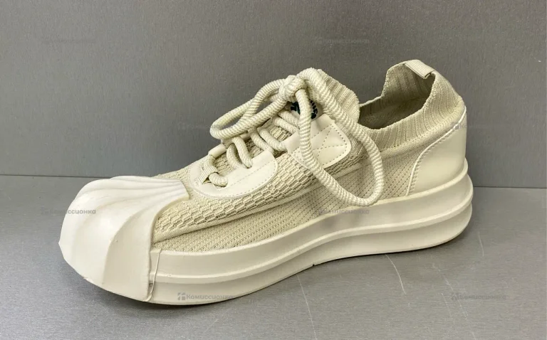 Кроссовки Lacoste 41р