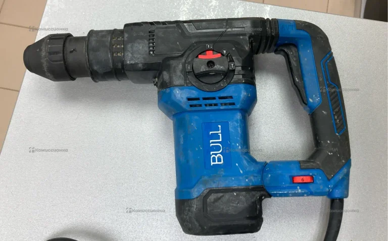 Перфоратор BULL BH 3201 с регулировкой