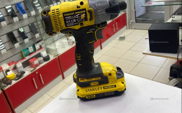 Винтоверт ударный Stanley Fatmax SFMCF800B-XJ