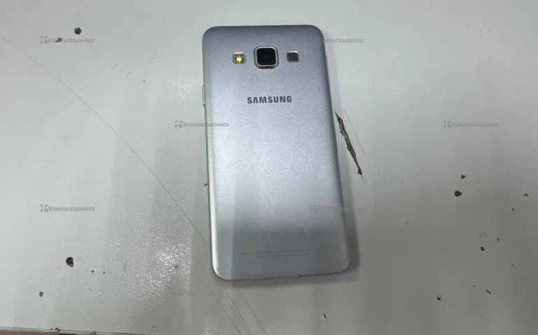 Samsung Galaxy A3 1/16 ГБ
