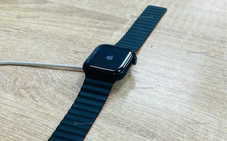 Часы  Apple Watch Series 8 45mm