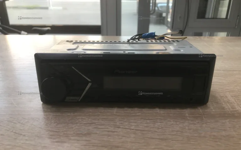 Автомагнитола Pioneer MVH-S100UBW