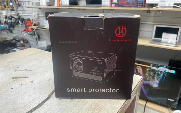 Проектор  luckyroad x8