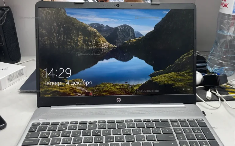 Ноутбук  hp 250g8