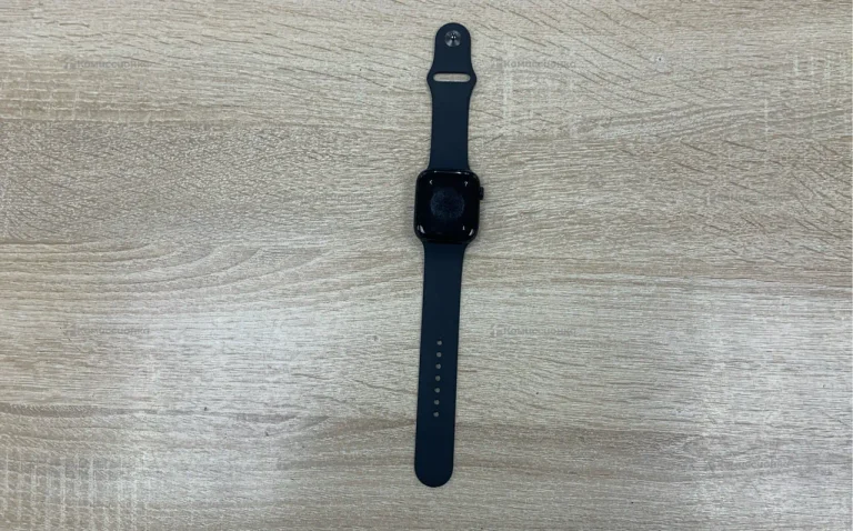Часы  Apple Watch SE