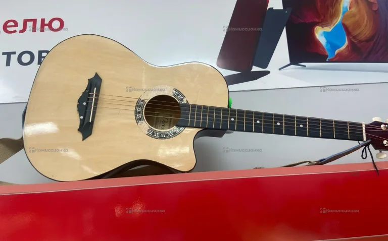 Гитара акустическая
