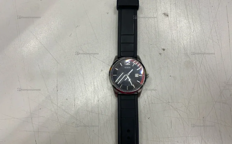 Часы  Guess W0991G1