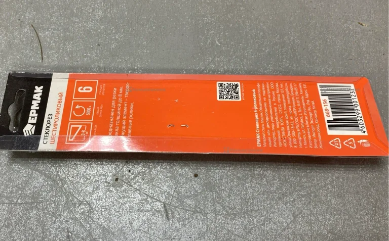 Стеклорез шестироликовый Ермак