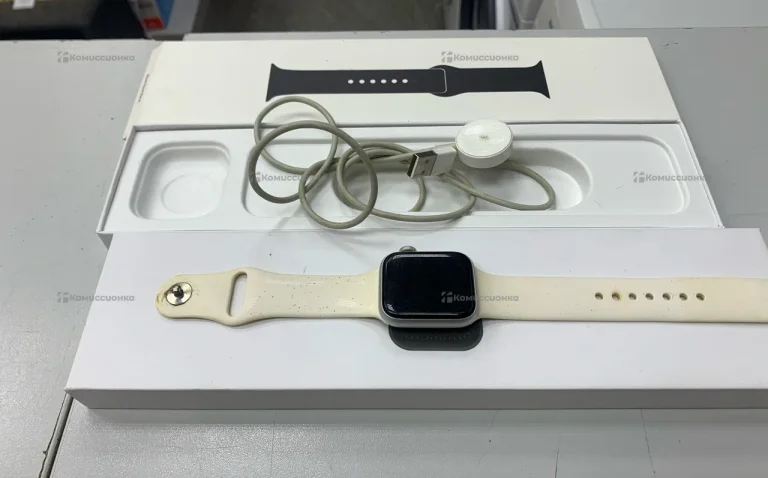 Часы  Apple Watch 4 40