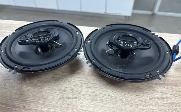 Колонка thonet Vander Kurbis