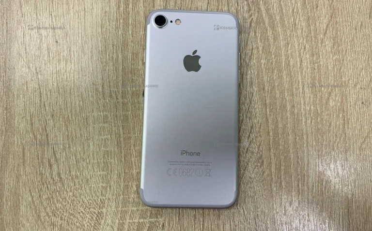 Apple iPhone 7 2/32 ГБ
