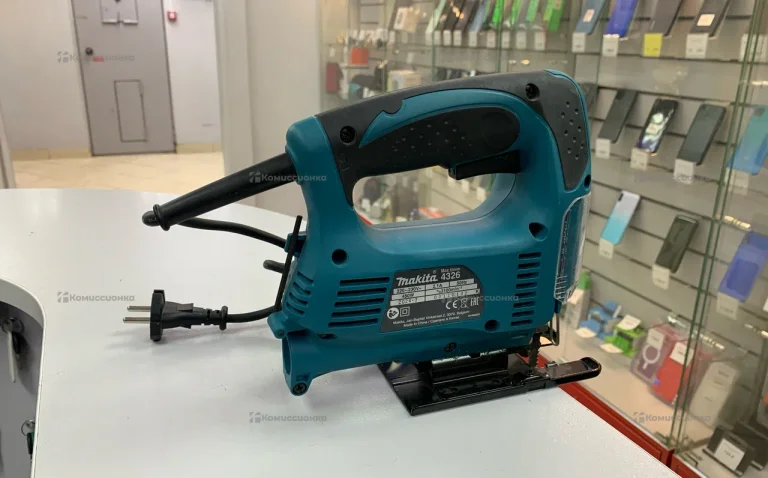 Лобзик МAkita 4326