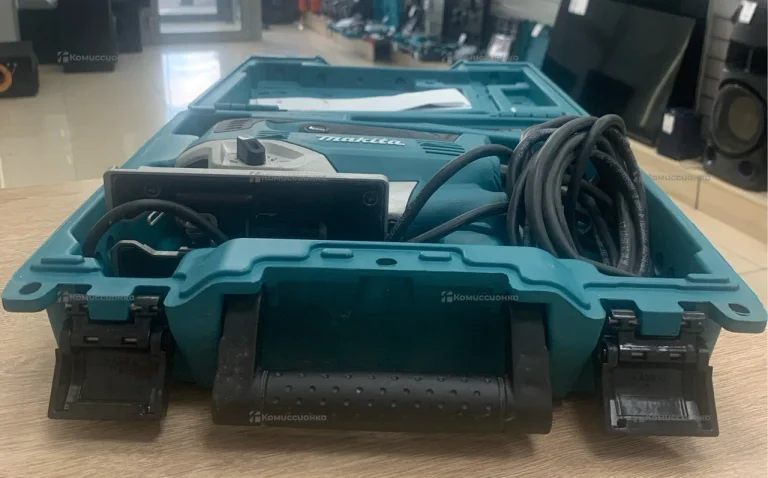Электролобзик makita JV0600K