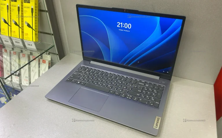 Ноутбук Lenovo Ideapad Slim 3 15IAH8