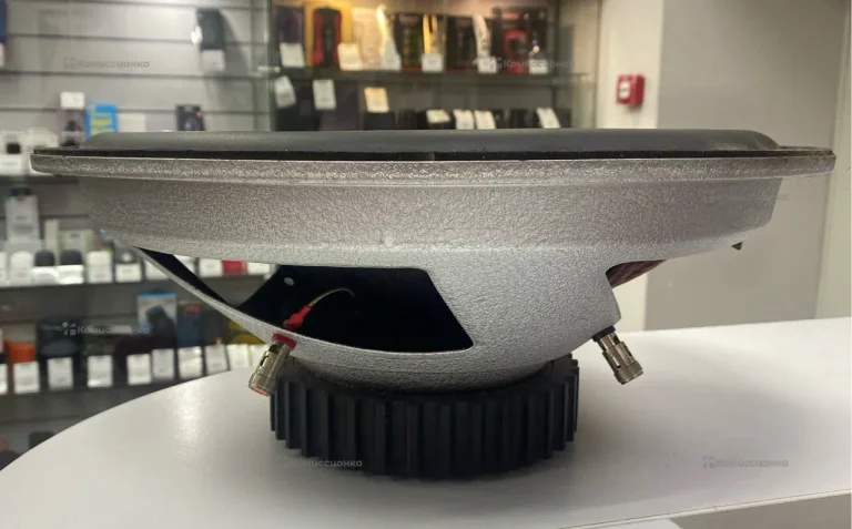 Сабвуфер  Magnat Xpress 15