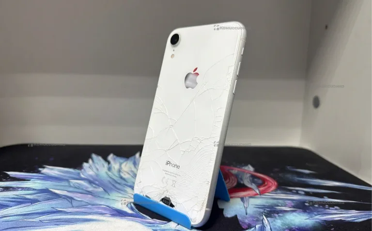 Apple iPhone XR 3/128 ГБ