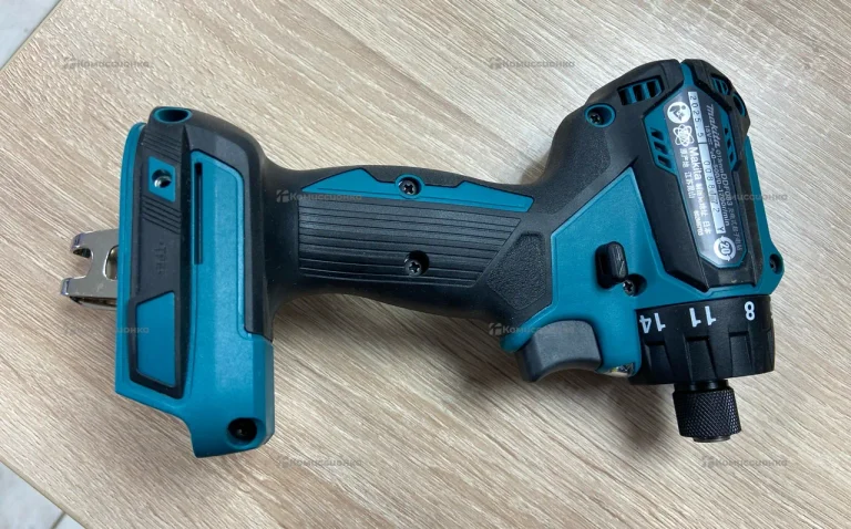 Шуруповерт makita DDF083Z