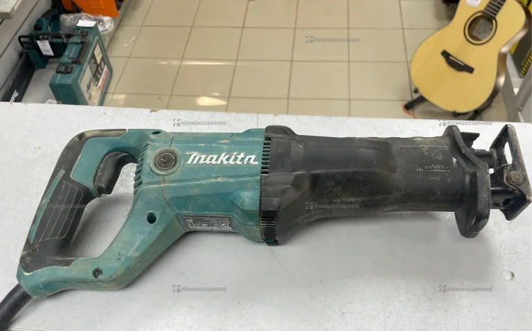 Пила сабельная Makita JR3051TK