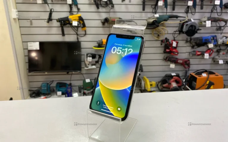 Apple iPhone X 3/64 ГБ