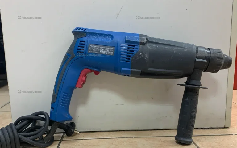 перфоратор TRIGGER 30mm/900вт