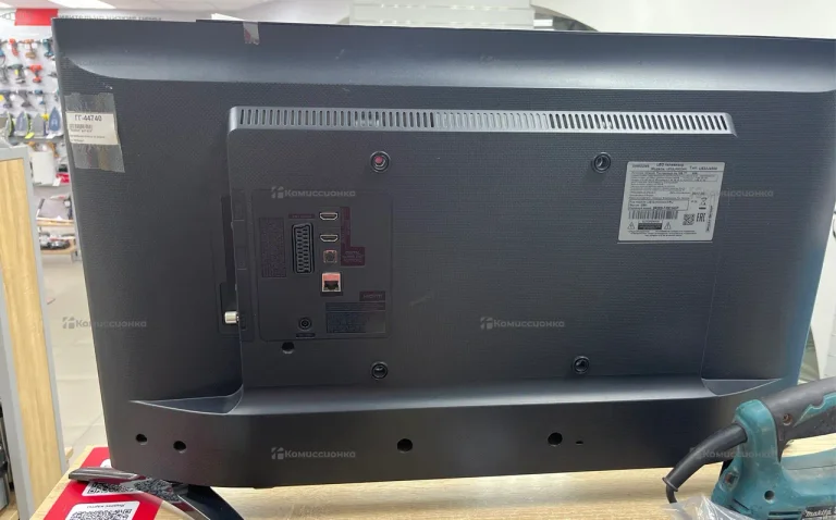 Телевизор Samsung UE32J4500AK